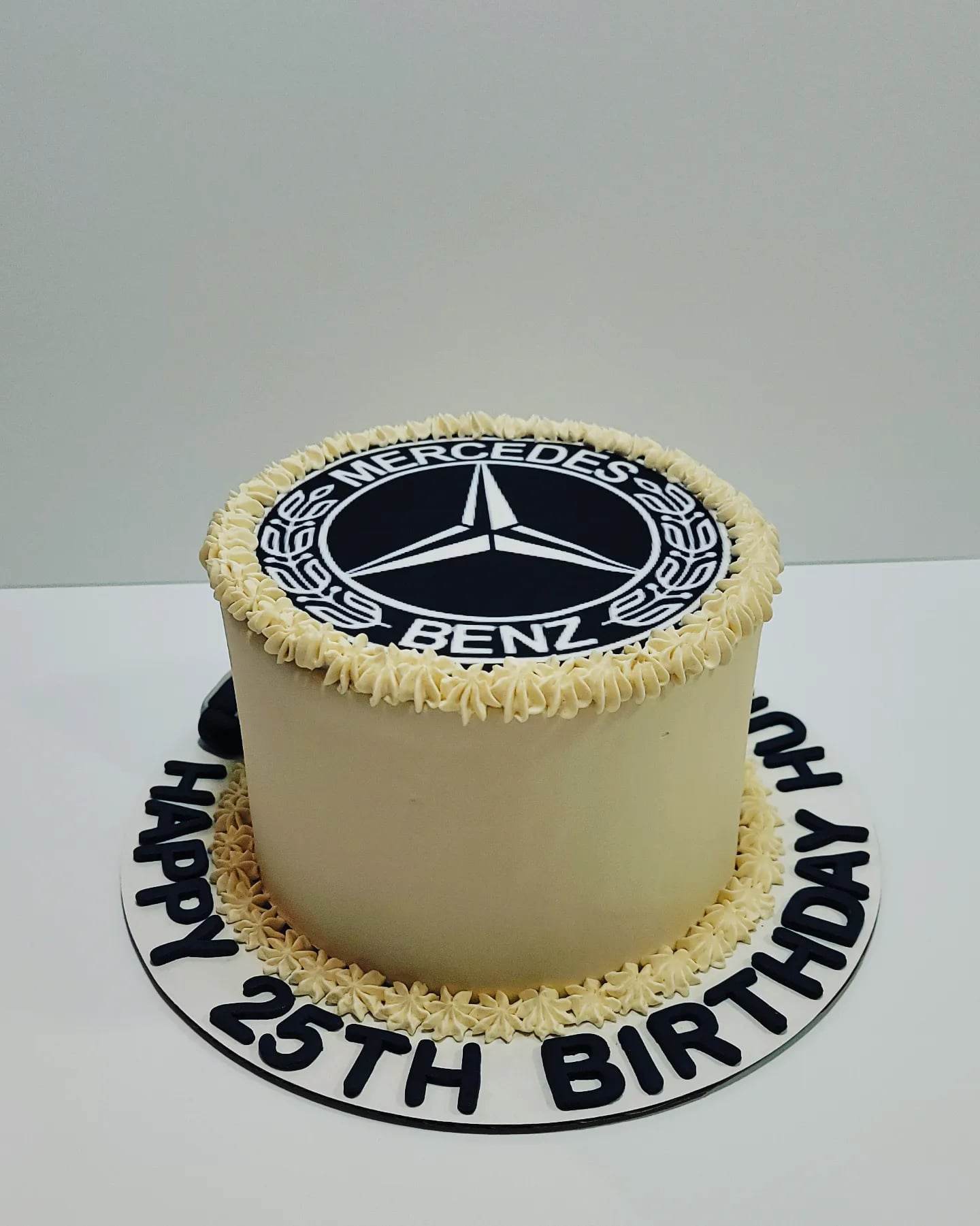 Riding the Wind Mercedes-Benz Birthday Cake Customized Car Sports Car  Father's Day 6 8 inches Limited to South Taiwan - สตูดิโอ gjdessert  เค้กและของหวาน - Pinkoi
